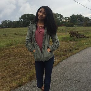 Meet your Posher, Kayla